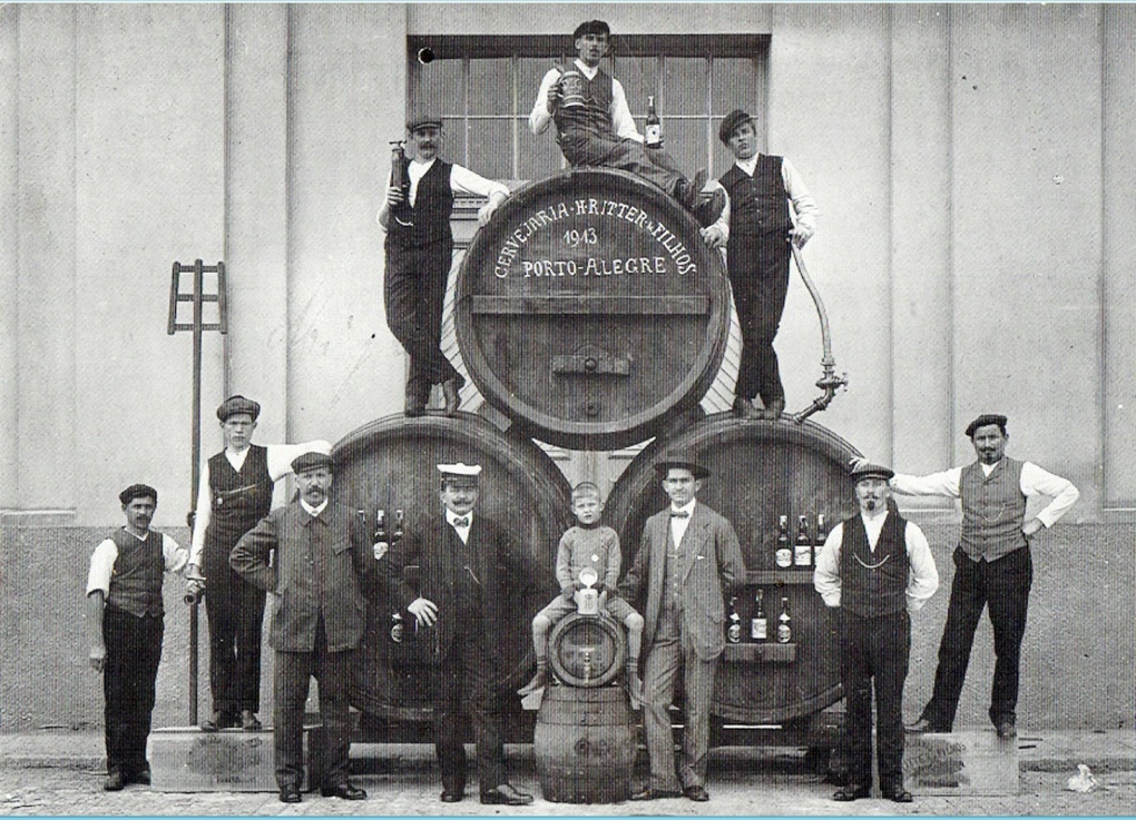 Georg Heinrich Ritter instala uma pequena linha de produção de cerveja