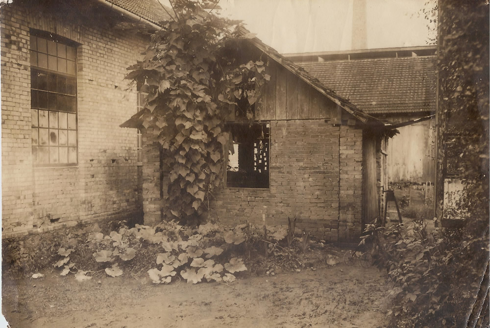 1852